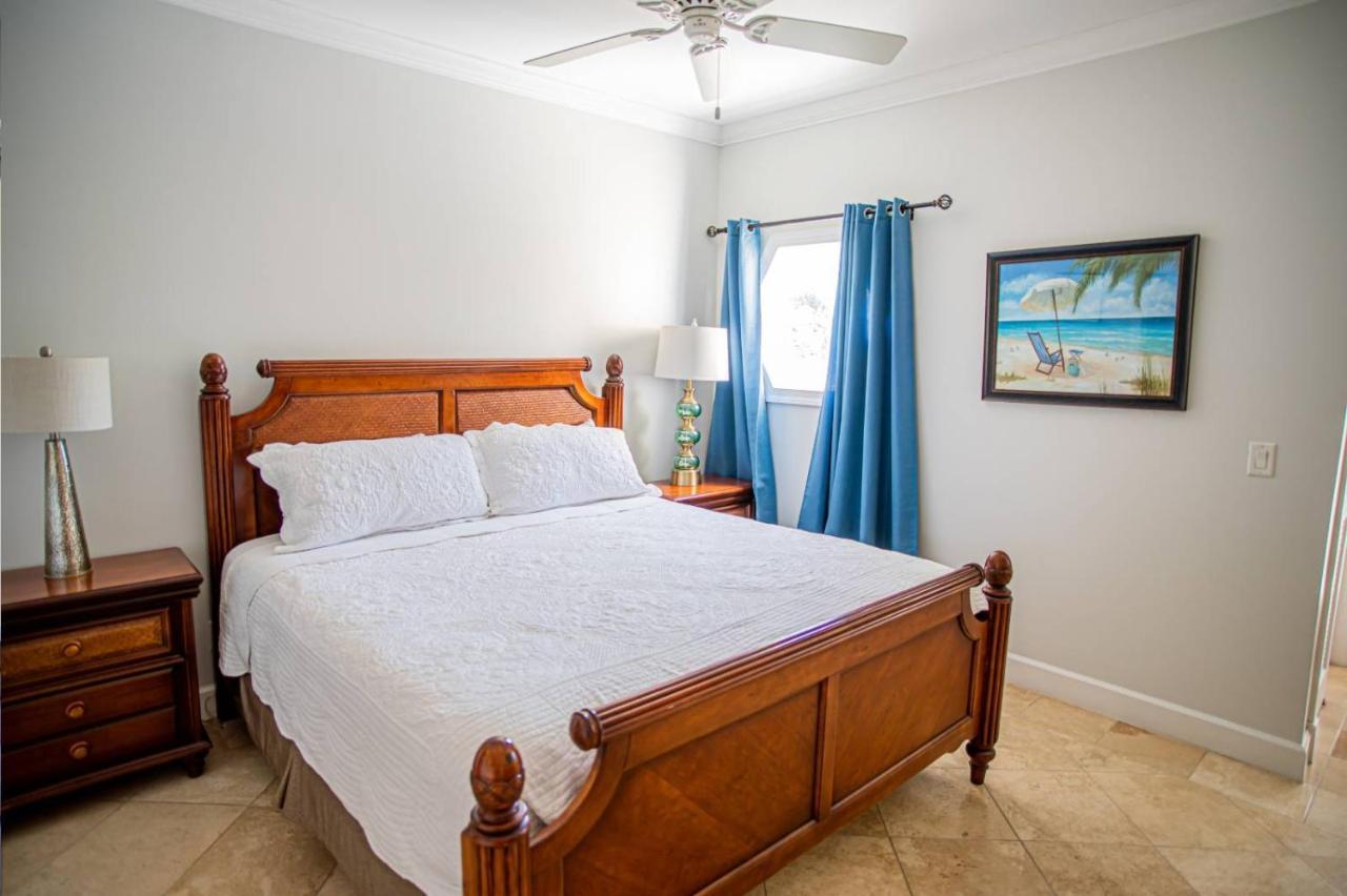 Villa Renaissance Unit 205 Grace Bay Beach エクステリア 写真